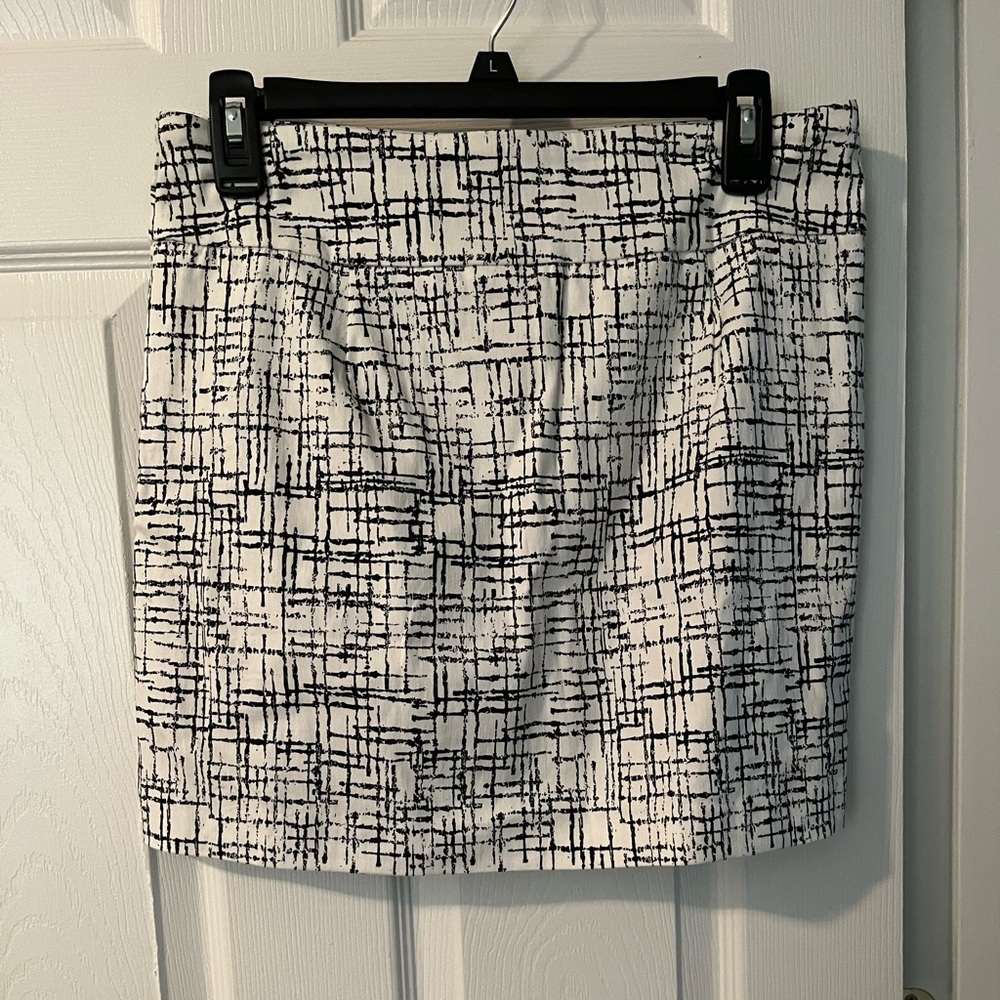 Black and White Patterned Women's Skort